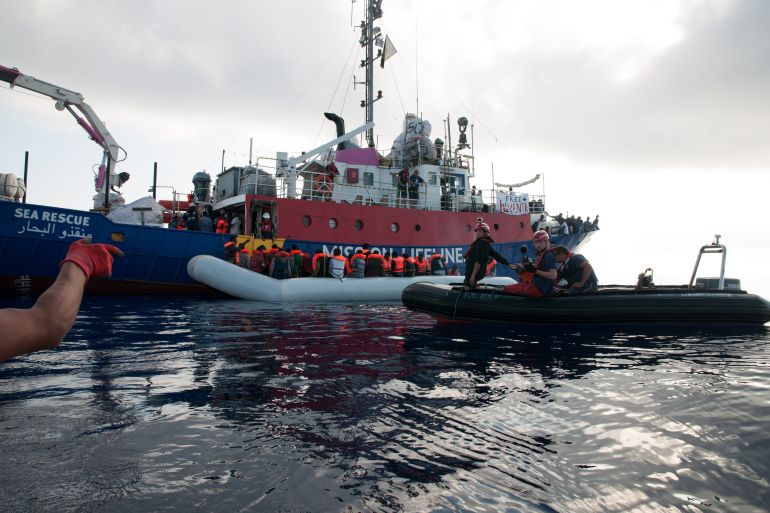 Lifeline, Migranti, Brod